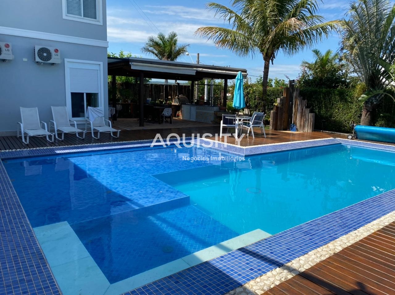 Casa à venda no Portal Japy Golf Club, 460m², 3 suítes, campo de Golf, piscina, churrasqueira, 3 vagas garagem