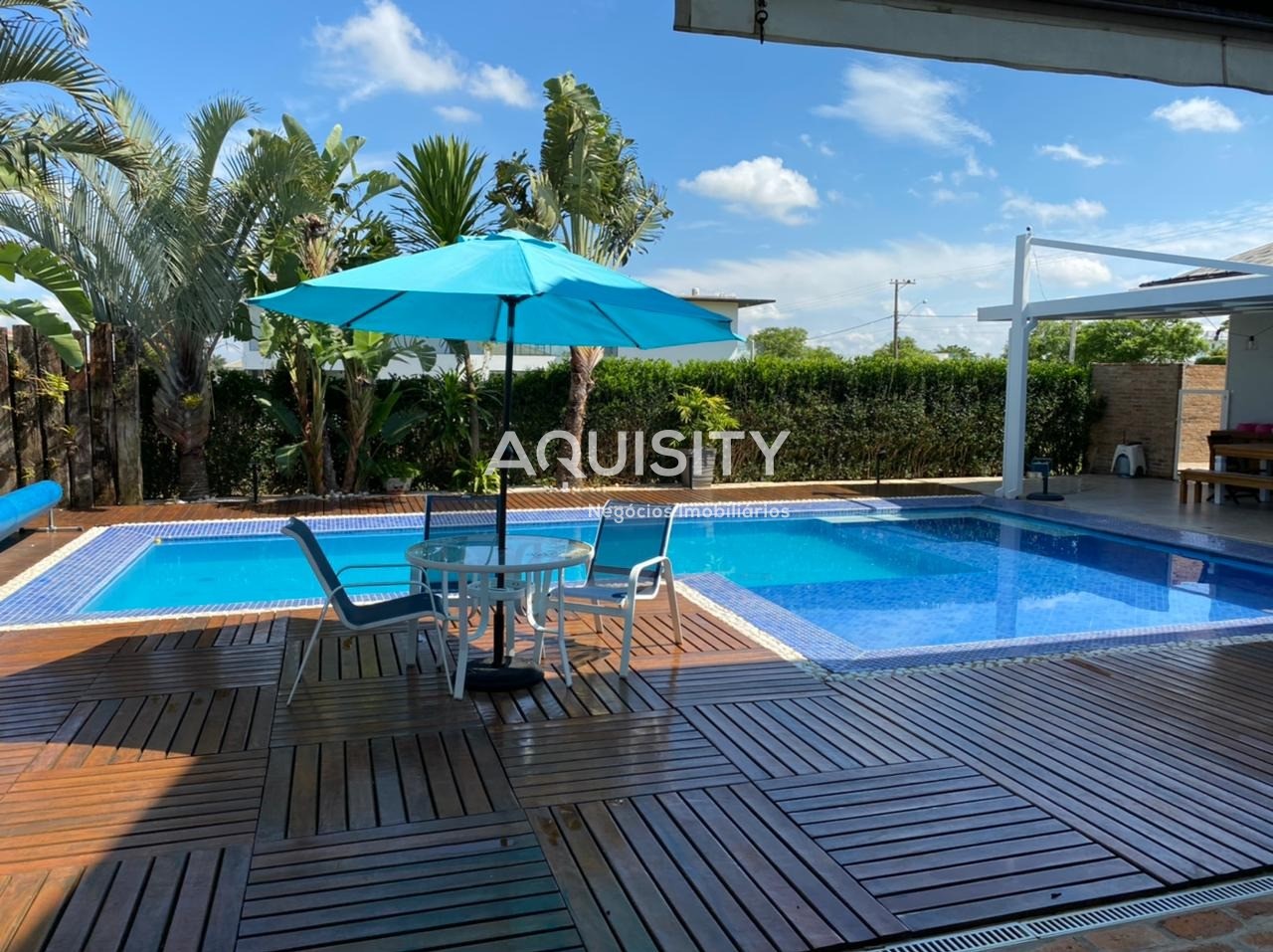 Casa à venda no Portal Japy Golf Club, 460m², 3 suítes, campo de Golf, piscina, churrasqueira, 3 vagas garagem