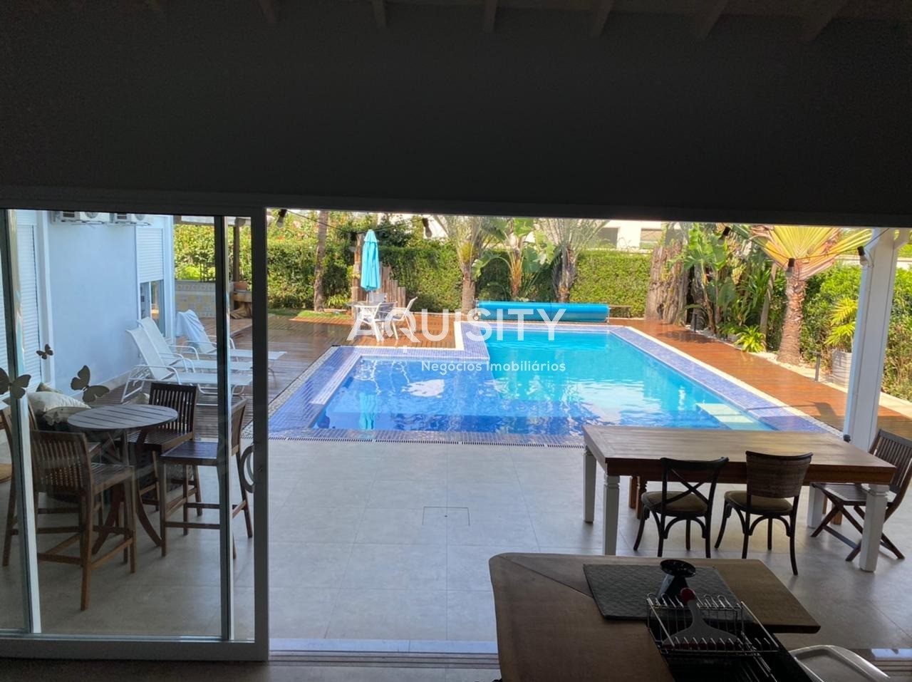Casa à venda no Portal Japy Golf Club, 460m², 3 suítes, campo de Golf, piscina, churrasqueira, 3 vagas garagem