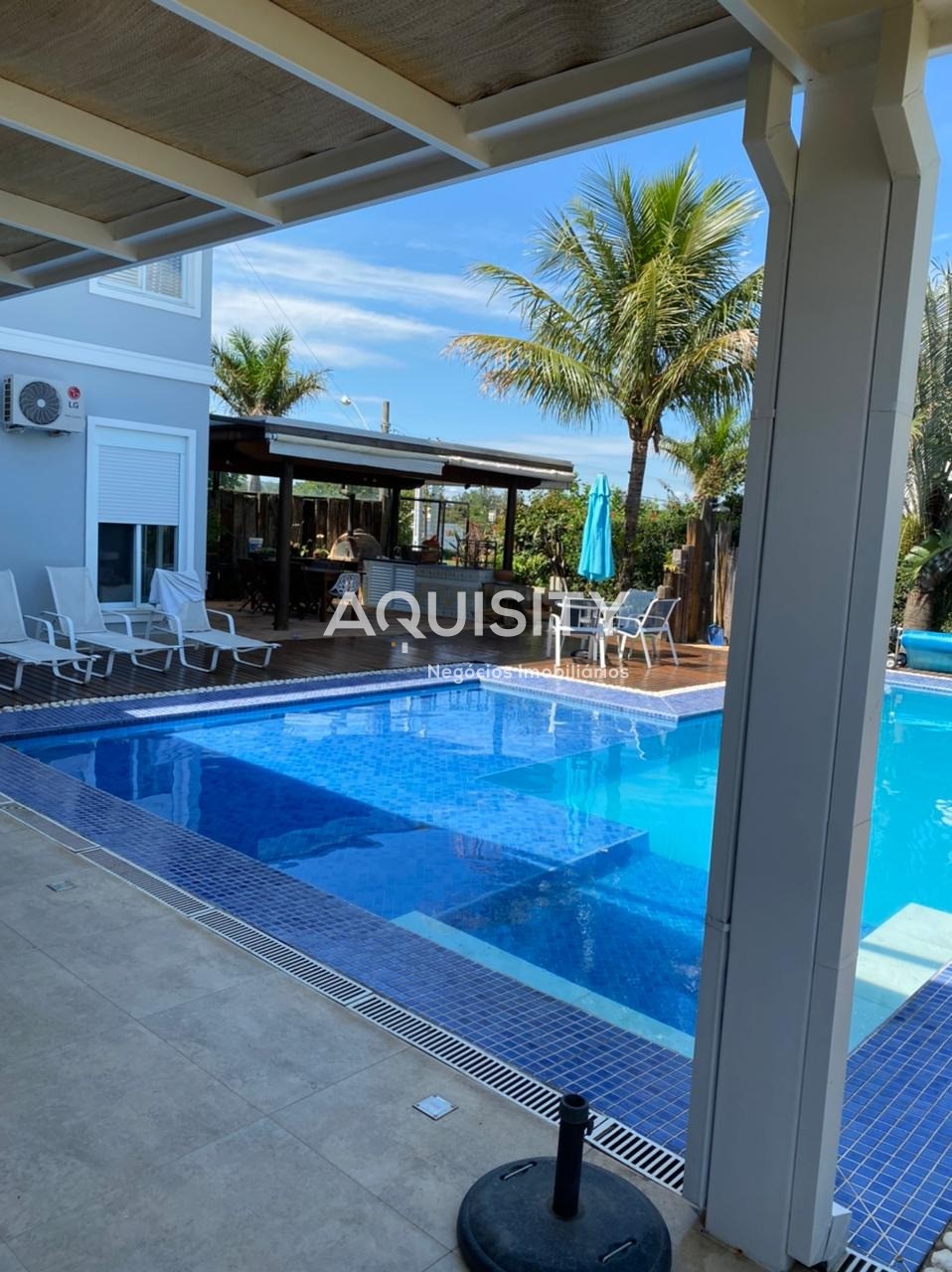 Casa à venda no Portal Japy Golf Club, 460m², 3 suítes, campo de Golf, piscina, churrasqueira, 3 vagas garagem