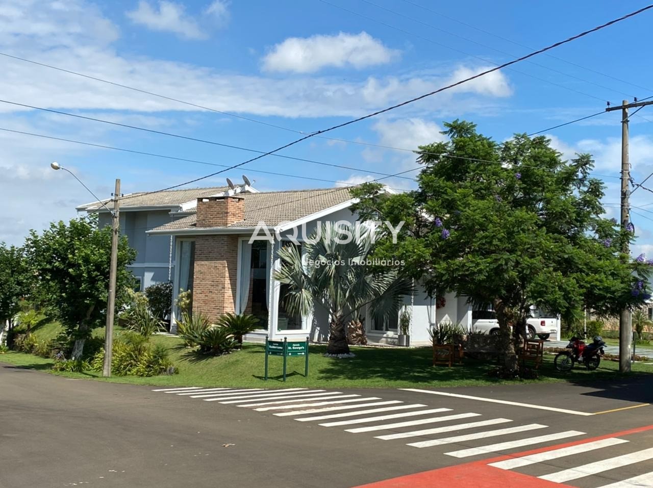 Casa à venda no Portal Japy Golf Club, 460m², 3 suítes, campo de Golf, piscina, churrasqueira, 3 vagas garagem