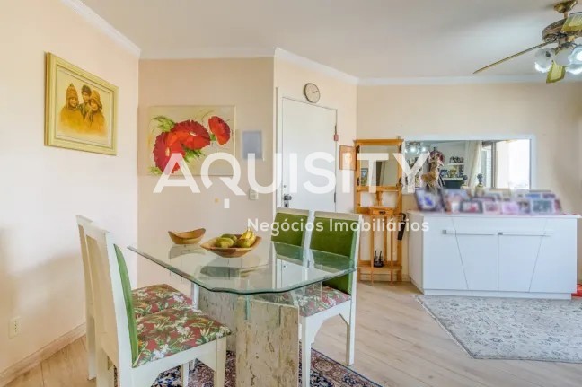 Apartamento a venda 103m2 em Alto De Pinheiros-SP com 3 Dormitórios, 1 Suite, Sala, Cozinha, Varanda, 2 vagas. Possui laser completo.