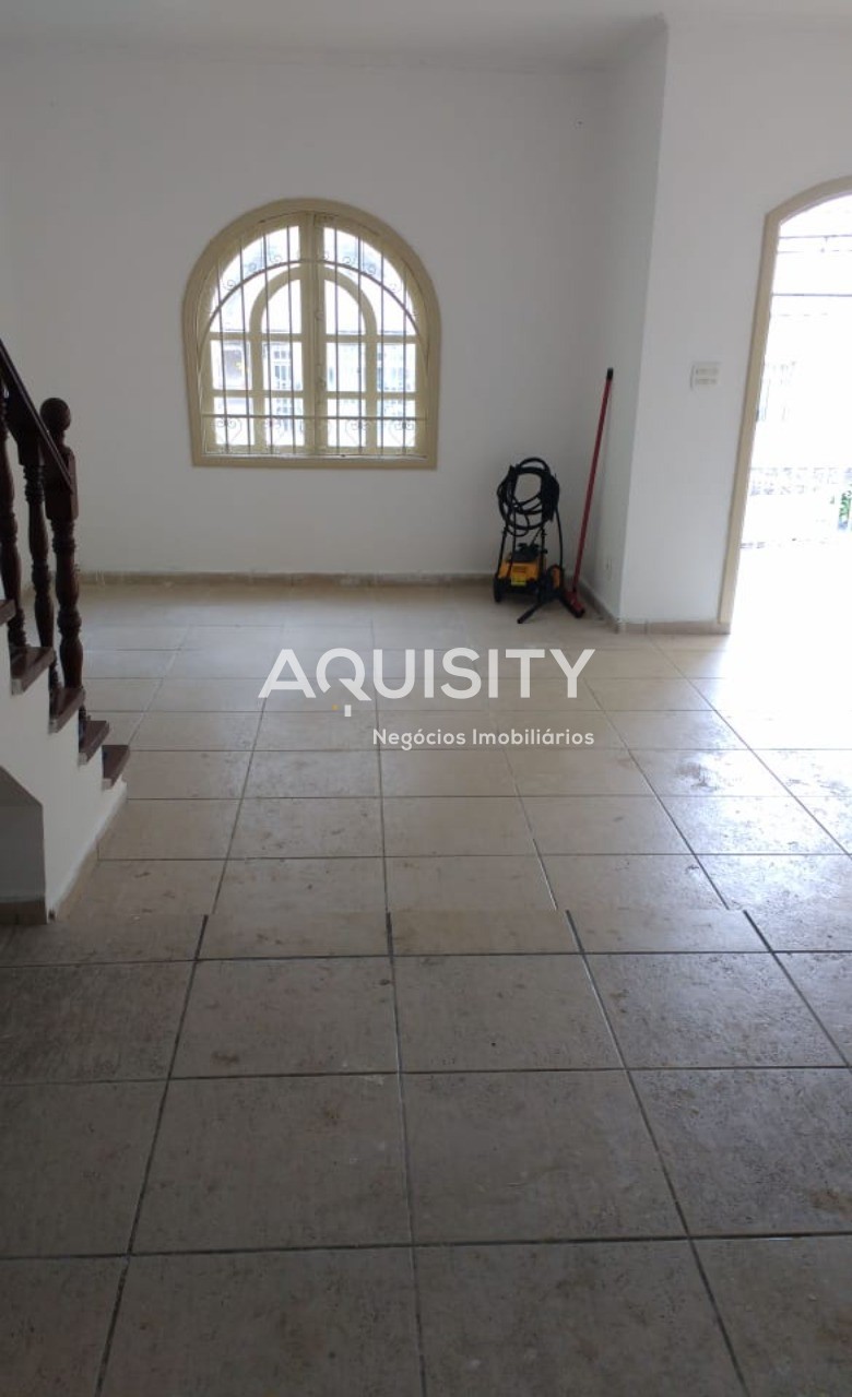 Sobrado à venda 400m² Quarta Parada 4 dormitórios 1 suíte 5 banheiros 5 vagas cobertas Salão piso superior Ambientes amplos