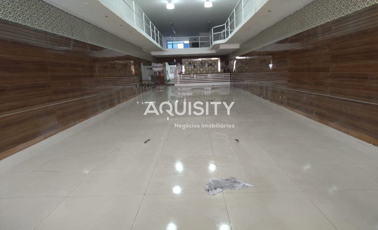 Prédio Comercial à venda 1.200mt2 AC Brás 4 andares mais Mezanino Elevador Salas Banheiros Portão Automático Quadros Trifásicos