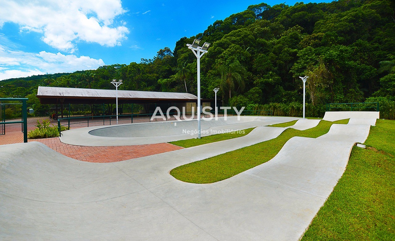 Terreno à venda na Praia do Iporanga, 1.200m², projeto aprovado, licença liberada para construir, oportunidade única.