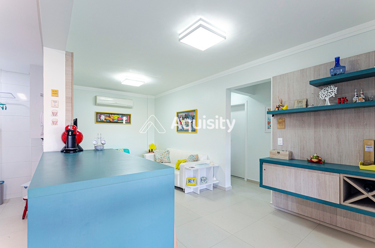 Apartamento Garden à venda 207m² Guarujá 3 suítes Sala 2 ambientes Varanda gourmet Quintal 3 vagas Cozinha americana Ar condicionado 60m da praia