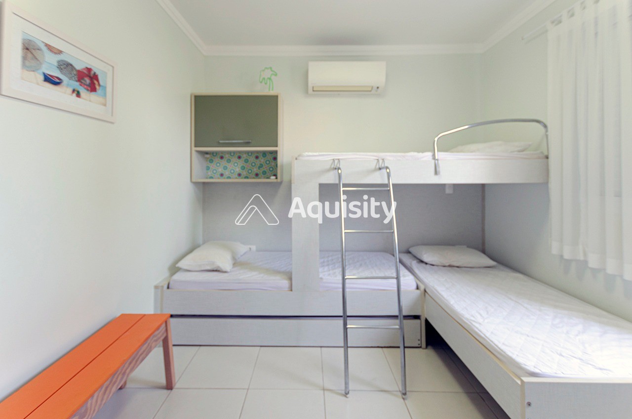 Apartamento Garden à venda 207m² Guarujá 3 suítes Sala 2 ambientes Varanda gourmet Quintal 3 vagas Cozinha americana Ar condicionado 60m da praia