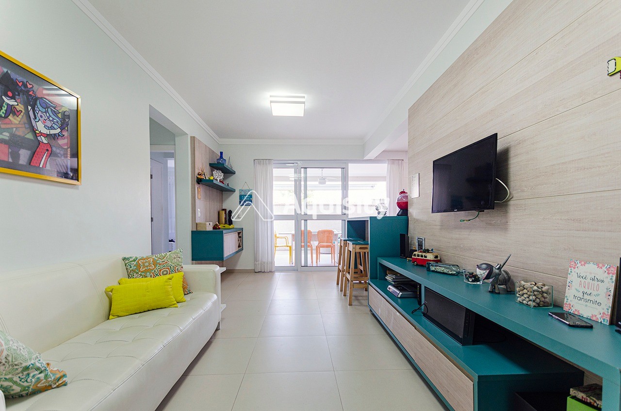Apartamento Garden à venda 207m² Guarujá 3 suítes Sala 2 ambientes Varanda gourmet Quintal 3 vagas Cozinha americana Ar condicionado 60m da praia