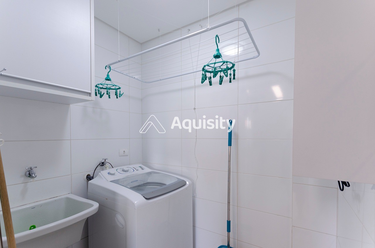 Apartamento Garden à venda 207m² Guarujá 3 suítes Sala 2 ambientes Varanda gourmet Quintal 3 vagas Cozinha americana Ar condicionado 60m da praia