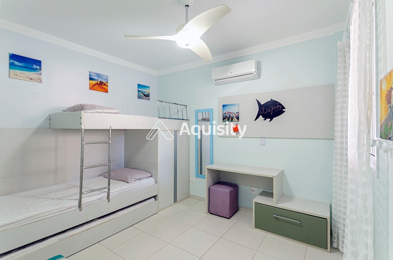 Apartamento Garden à venda 207m² Guarujá 3 suítes Sala 2 ambientes Varanda gourmet Quintal 3 vagas Cozinha americana Ar condicionado 60m da praia