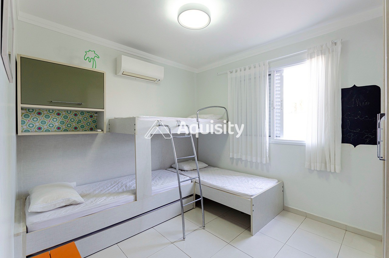 Apartamento Garden à venda 207m² Guarujá 3 suítes Sala 2 ambientes Varanda gourmet Quintal 3 vagas Cozinha americana Ar condicionado 60m da praia