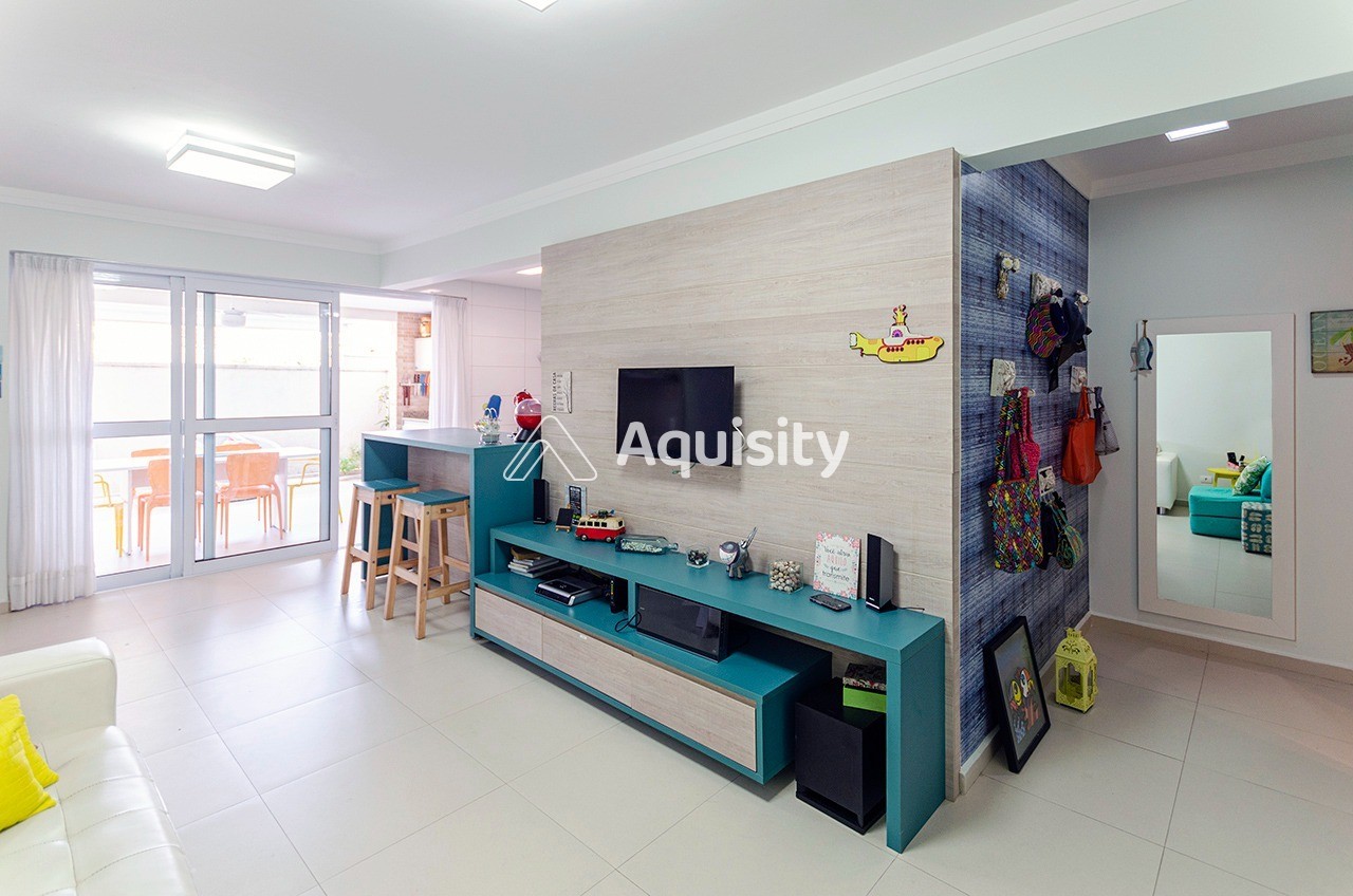 Apartamento Garden à venda 207m² Guarujá 3 suítes Sala 2 ambientes Varanda gourmet Quintal 3 vagas Cozinha americana Ar condicionado 60m da praia