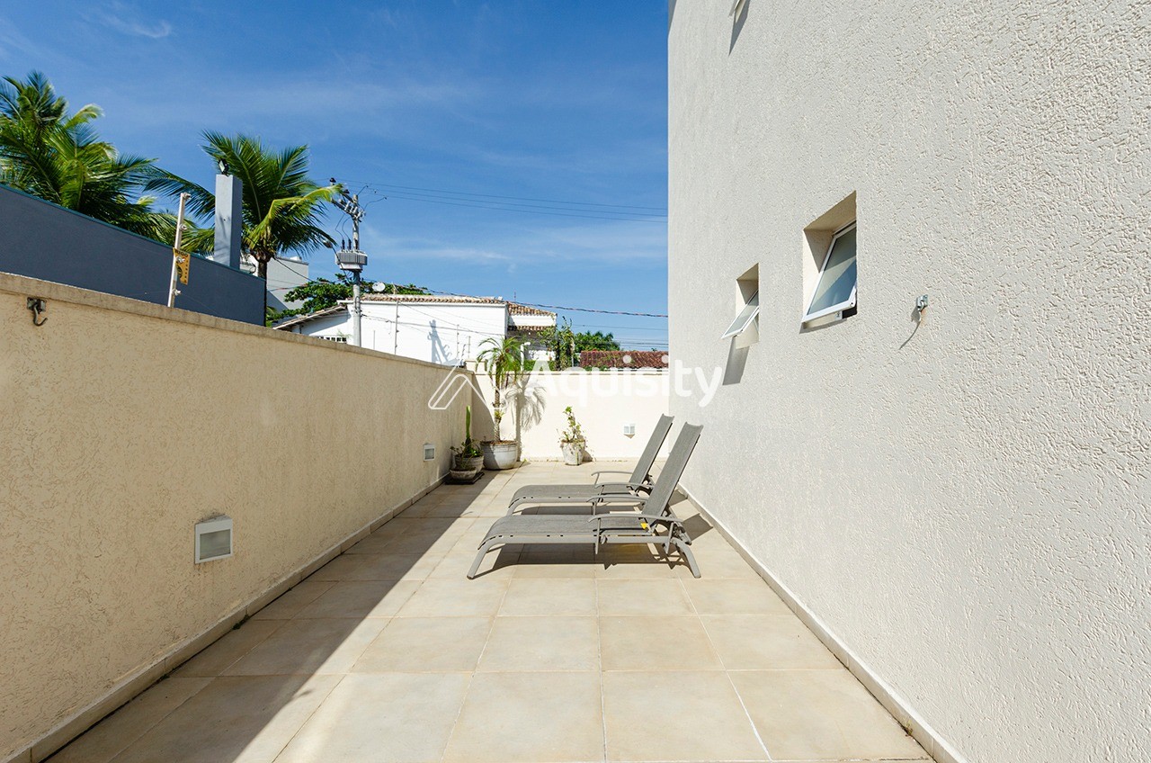 Apartamento Garden à venda 207m² Guarujá 3 suítes Sala 2 ambientes Varanda gourmet Quintal 3 vagas Cozinha americana Ar condicionado 60m da praia