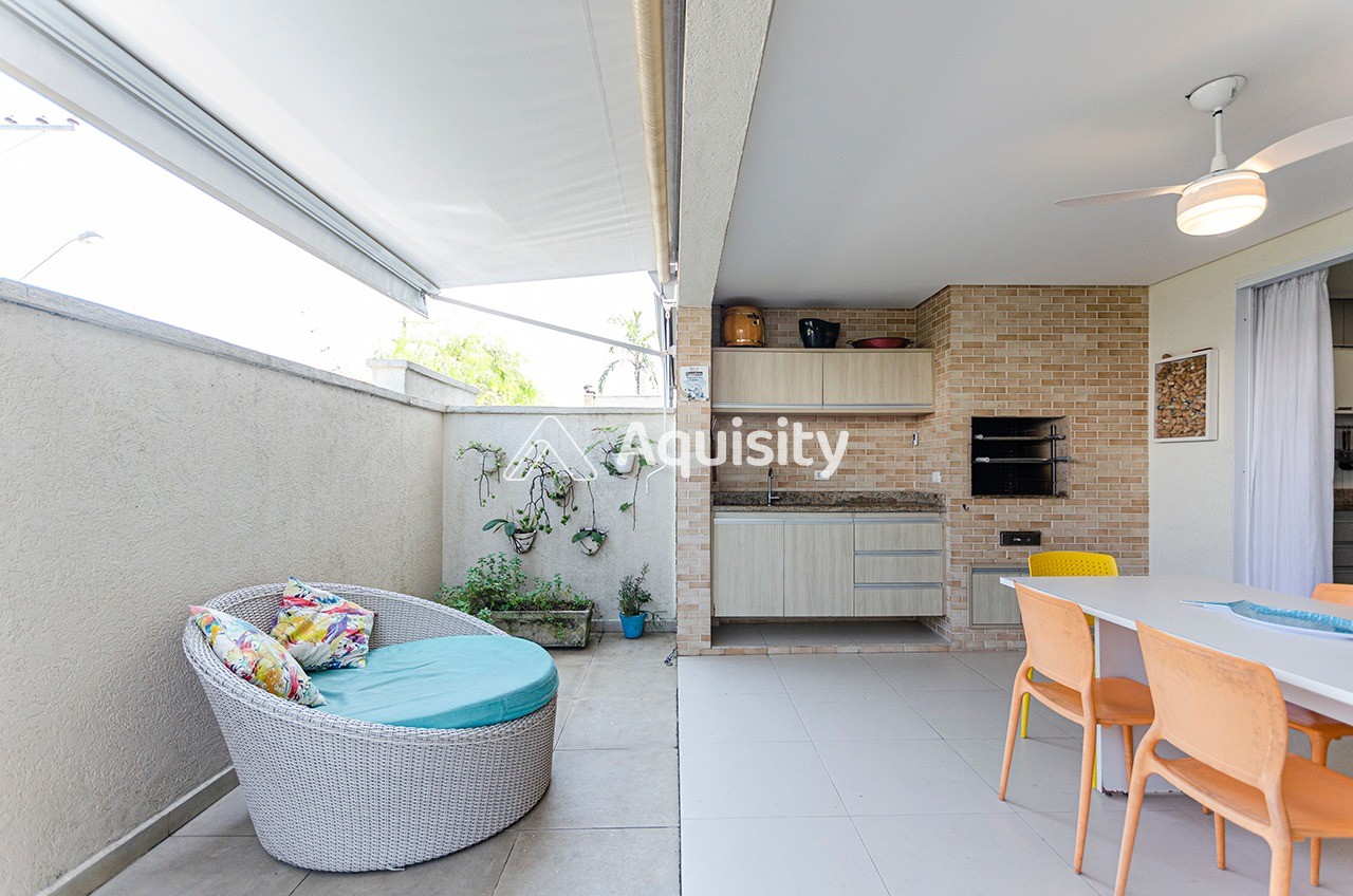 Apartamento Garden à venda 207m² Guarujá 3 suítes Sala 2 ambientes Varanda gourmet Quintal 3 vagas Cozinha americana Ar condicionado 60m da praia