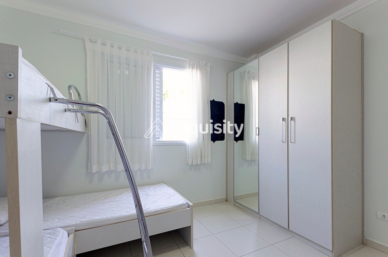 Apartamento Garden à venda 207m² Guarujá 3 suítes Sala 2 ambientes Varanda gourmet Quintal 3 vagas Cozinha americana Ar condicionado 60m da praia