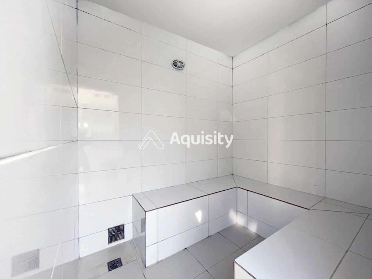Apartamento Garden à venda 207m² Guarujá 3 suítes Sala 2 ambientes Varanda gourmet Quintal 3 vagas Cozinha americana Ar condicionado 60m da praia