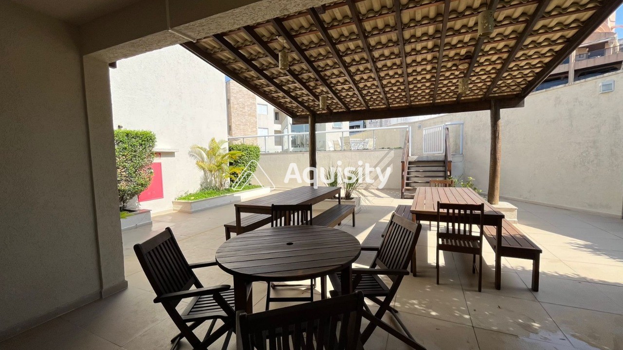 Apartamento Garden à venda 207m² Guarujá 3 suítes Sala 2 ambientes Varanda gourmet Quintal 3 vagas Cozinha americana Ar condicionado 60m da praia