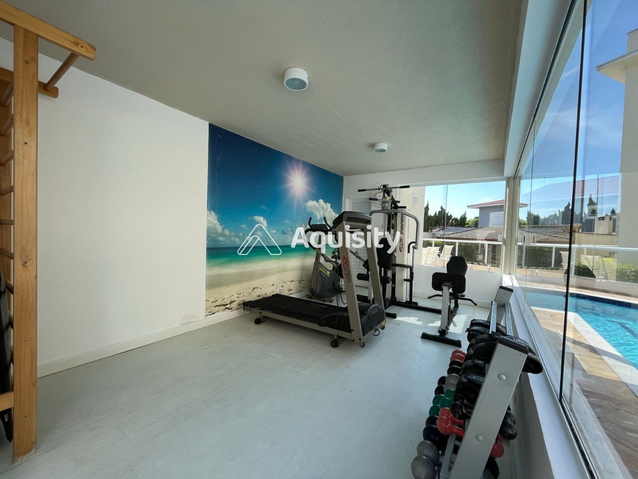 Apartamento Garden à venda 207m² Guarujá 3 suítes Sala 2 ambientes Varanda gourmet Quintal 3 vagas Cozinha americana Ar condicionado 60m da praia