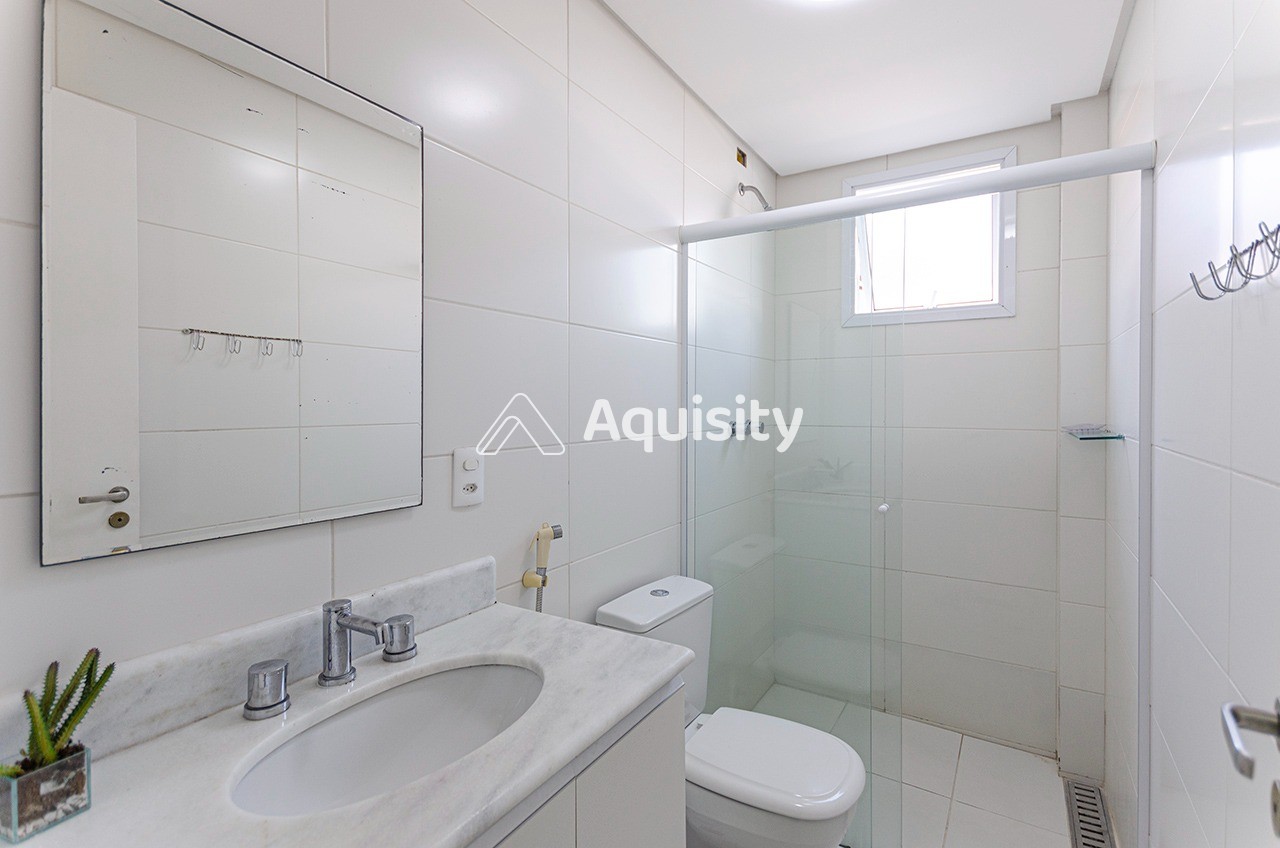 Apartamento Garden à venda 207m² Guarujá 3 suítes Sala 2 ambientes Varanda gourmet Quintal 3 vagas Cozinha americana Ar condicionado 60m da praia