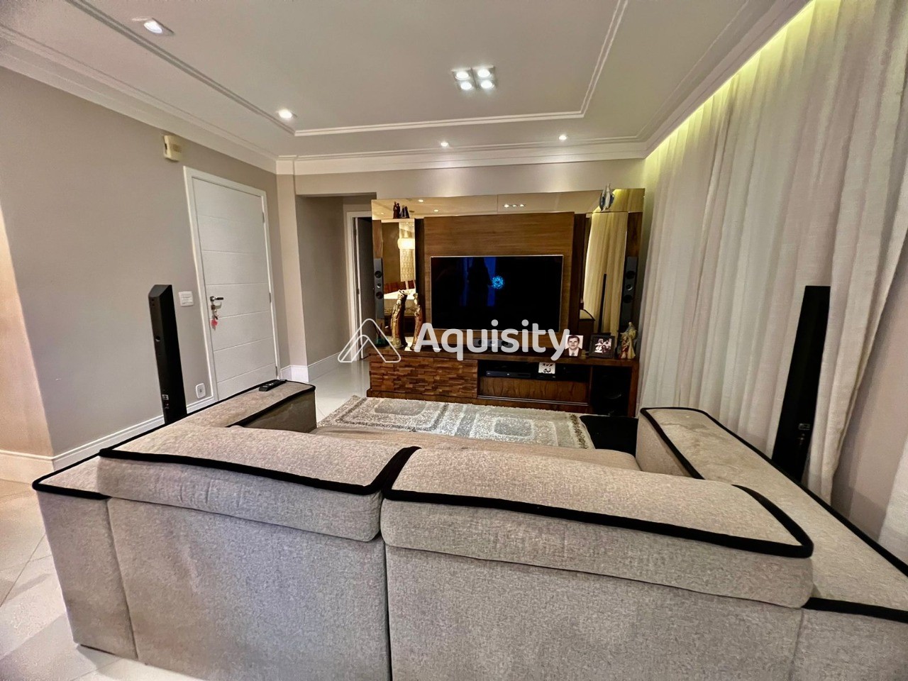 Apartamento à venda 123m² Vila Regente Feijó - 3 dormitórios, 1 suíte, 3 vagas com depósito, varanda gourmet, móveis planejados e lazer completo