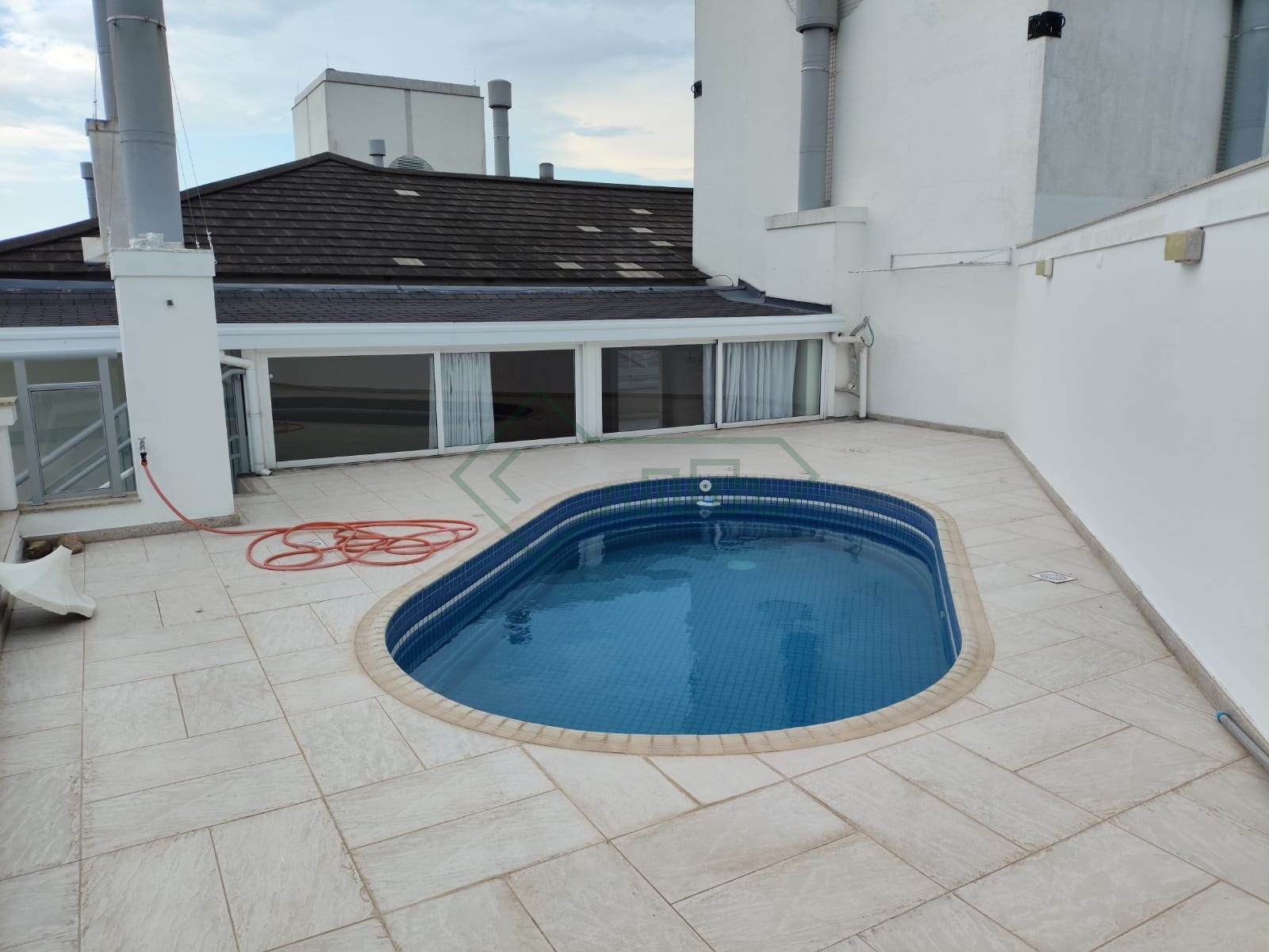 Cobertura, 3 quartos, 226 m² - Foto 2