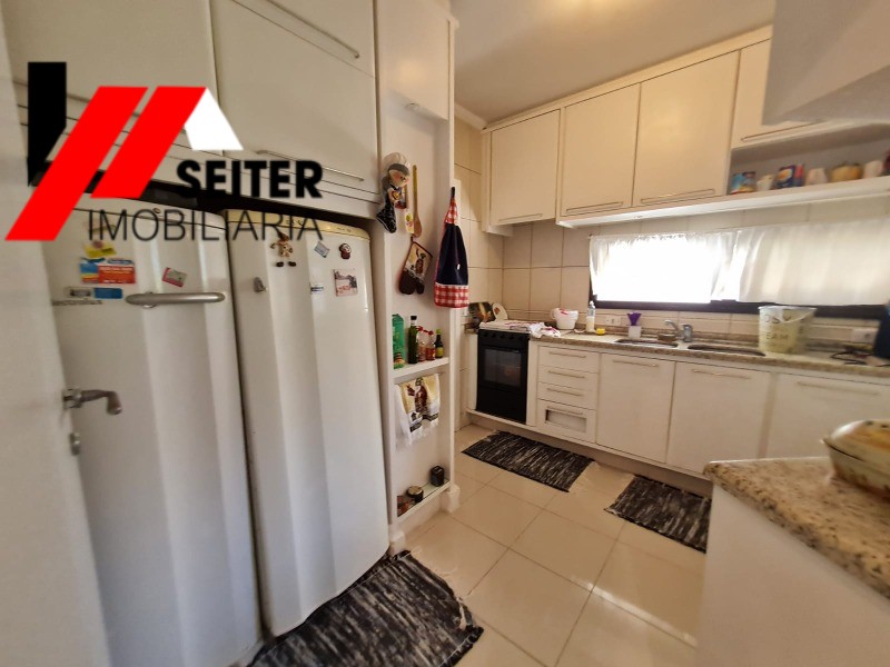 Apartamento de 3 dormitórios a venda próximo a Ponte Hercílio Luz Florianópolis