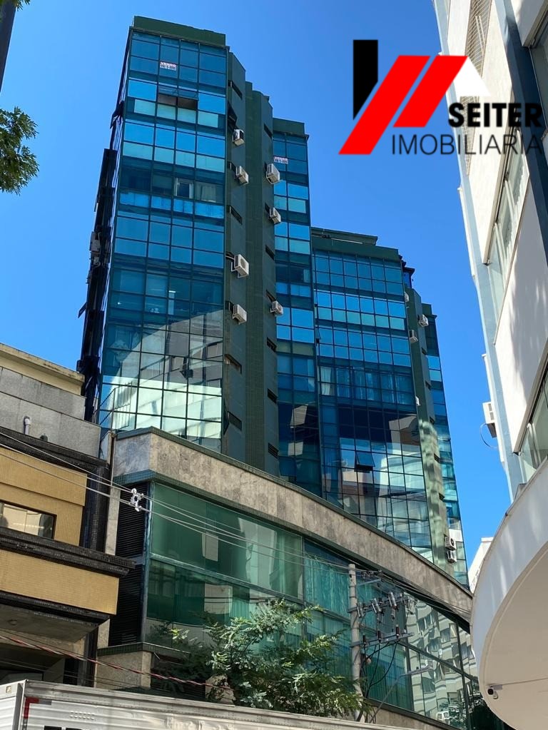 Conjunto comercial a venda no centro de Florianópolis