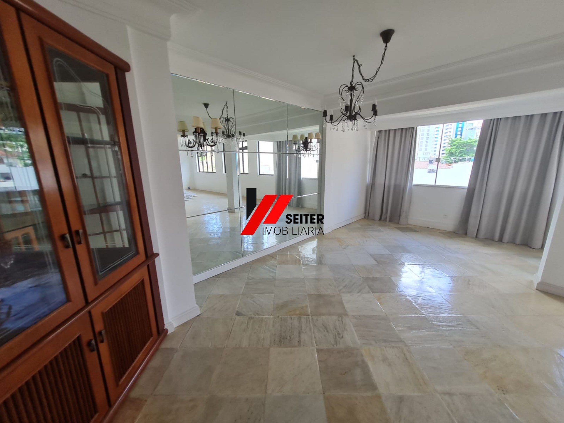 Apartamento de 4 quartos 2 vagas de garagem