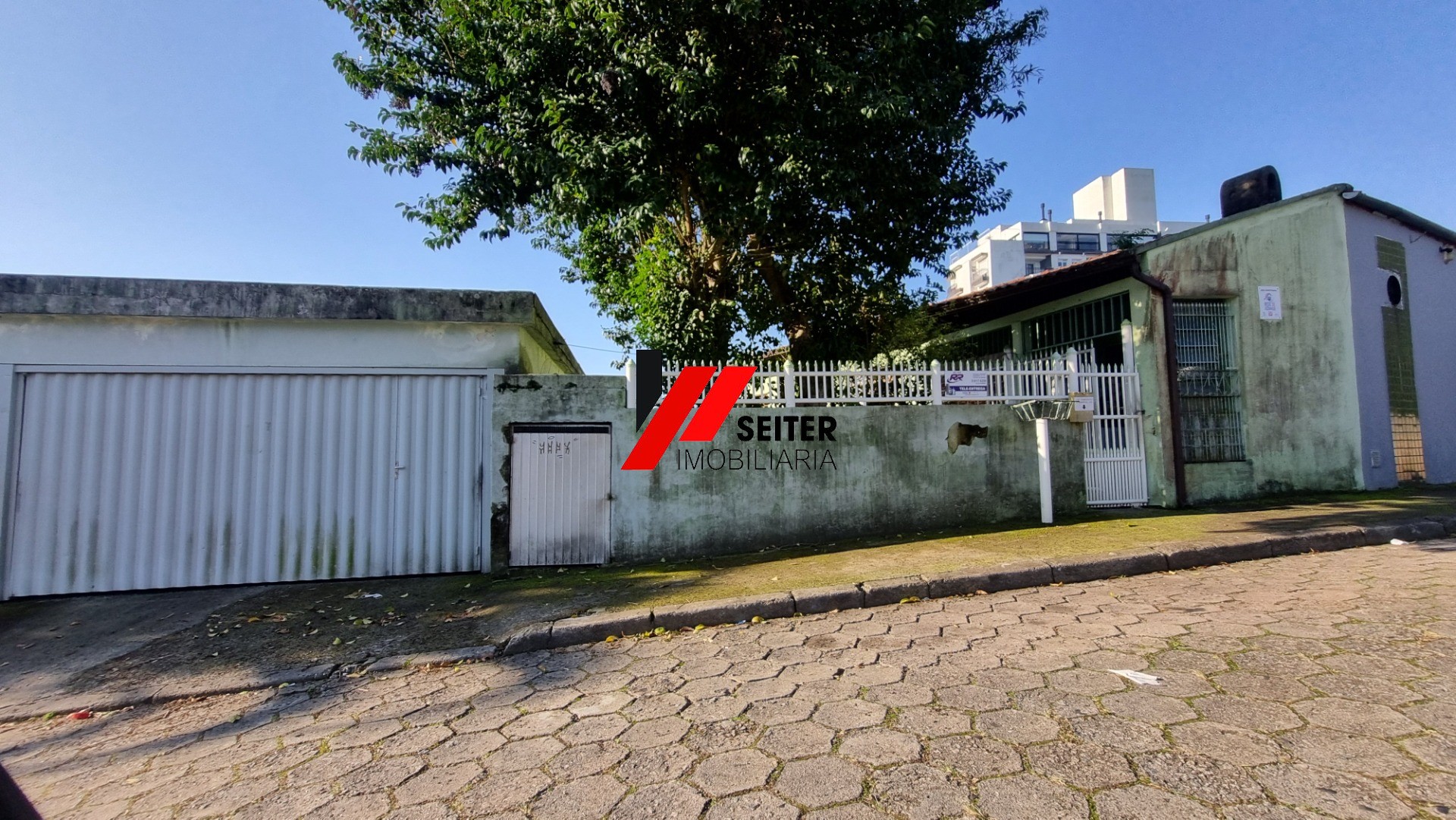 Terreno comercial á venda no bairro Saco dos Limões em Florianópolis.