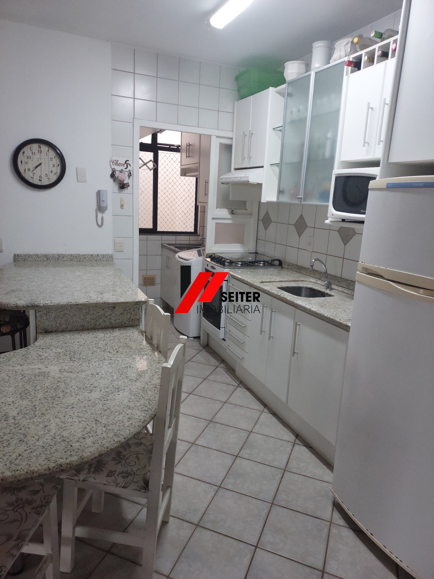 Apartamento Semi-Mobiliado à Venda nos Ingleses - Ed. Mont Clair