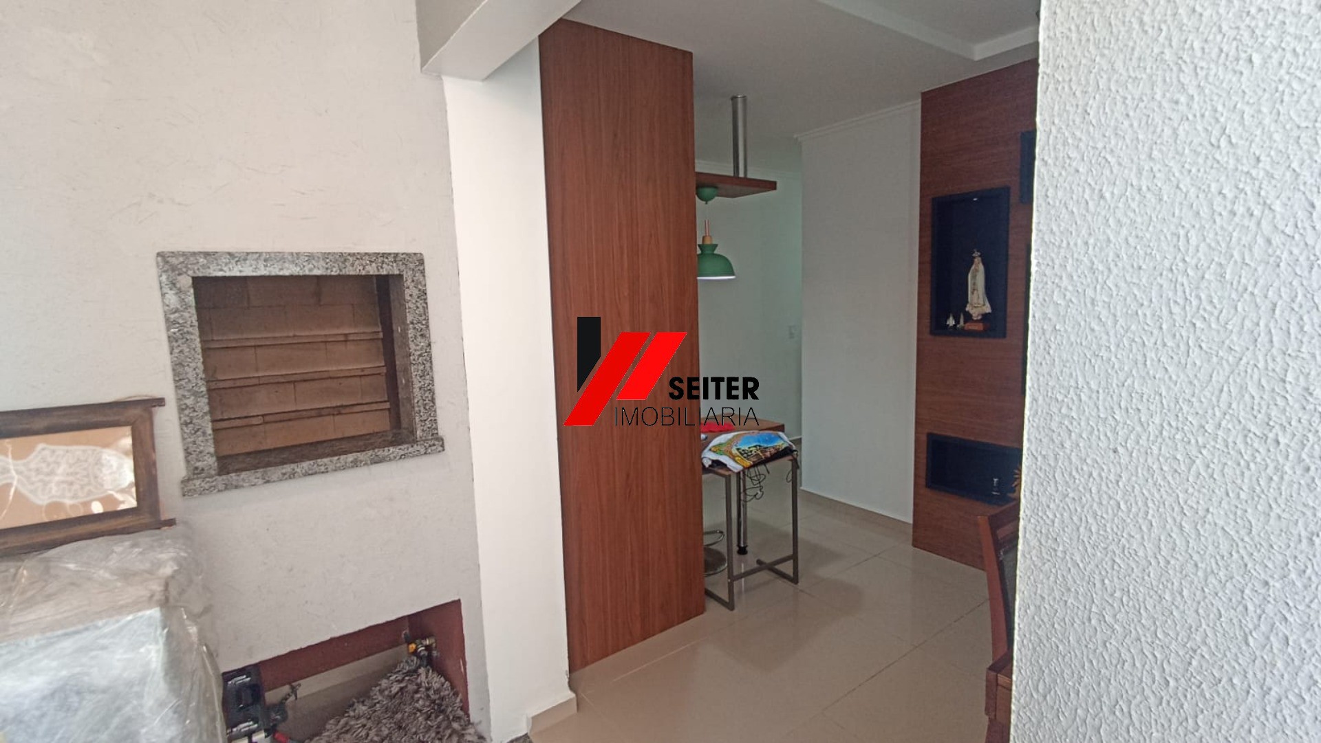 Apartamento à venda em Florianópolis-SC, Campeche: 2 quartos, 1 suíte, 2 salas, 2 banheiros, 1 vaga de garagem, 66,99 m².