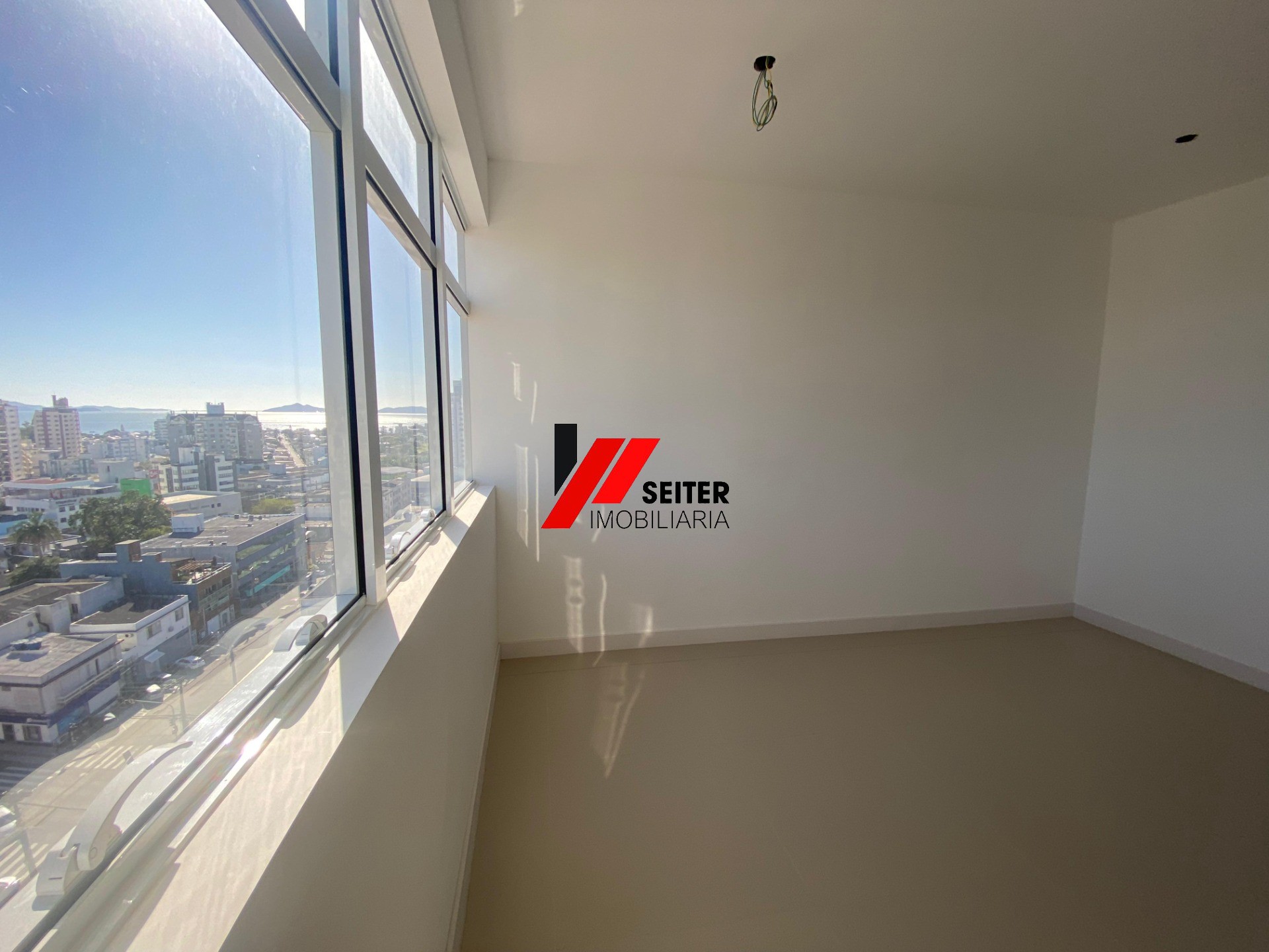 Sala comercial no centro do estreito / Sala para venda 34,27m²