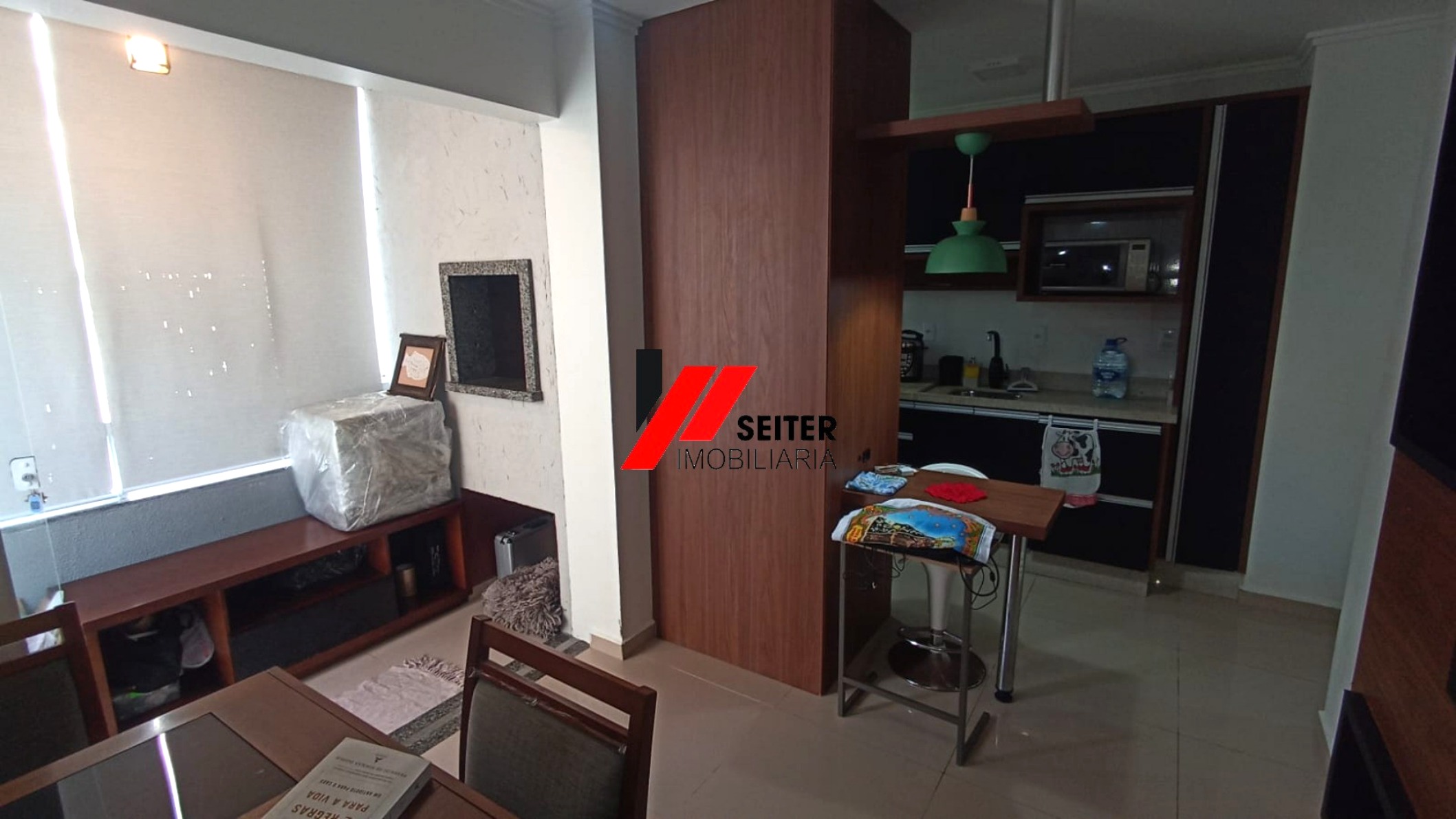 Apartamento à venda em Florianópolis-SC, Campeche: 2 quartos, 1 suíte, 2 salas, 2 banheiros, 1 vaga de garagem, 66,99 m².