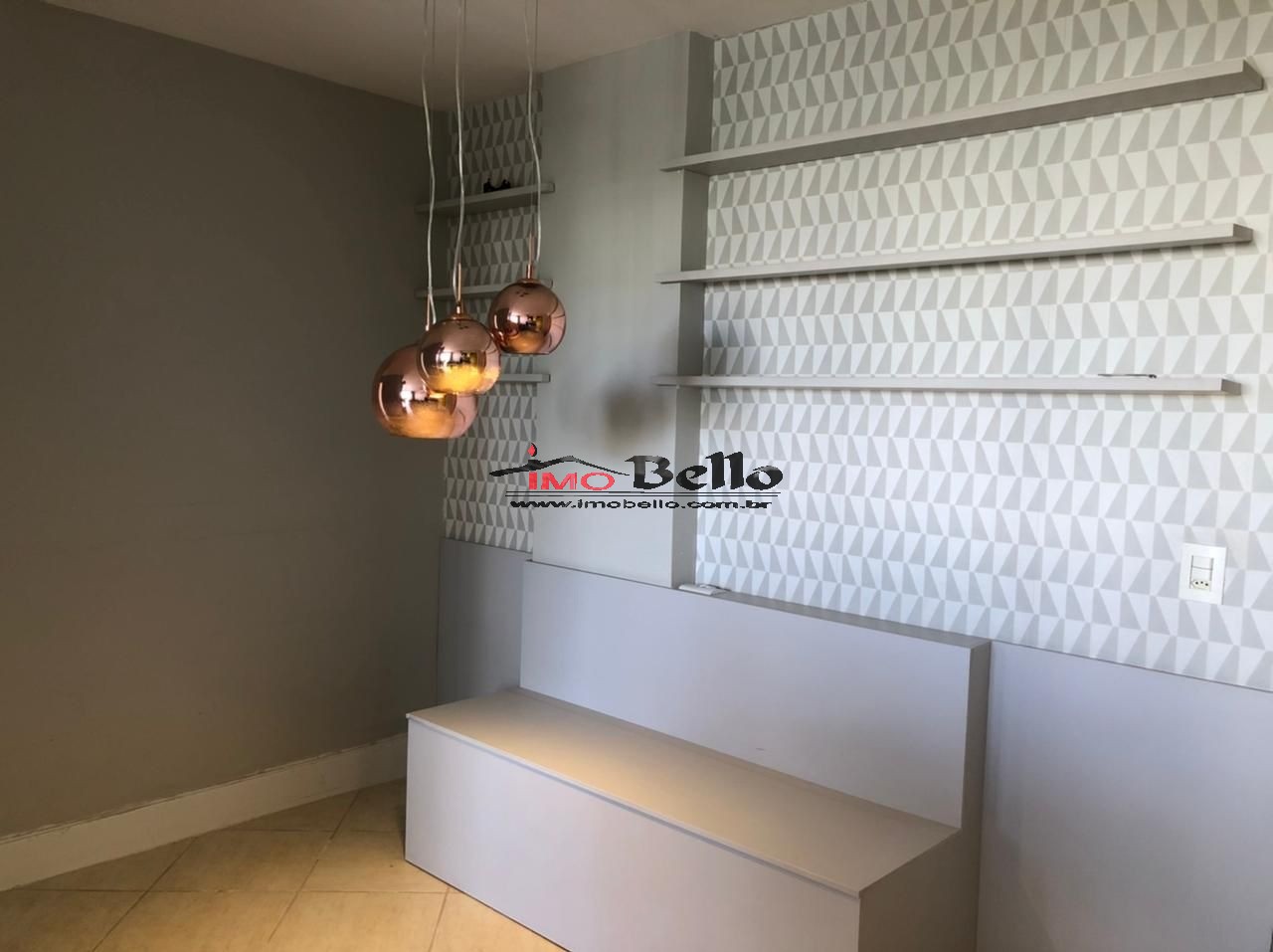 Apartamento à venda no Anil, Rio de Janeiro-RJ: 2 quartos, 1 suíte, 1 sala, 2 banheiros, 1 vaga de garagem, 63m² de área.
