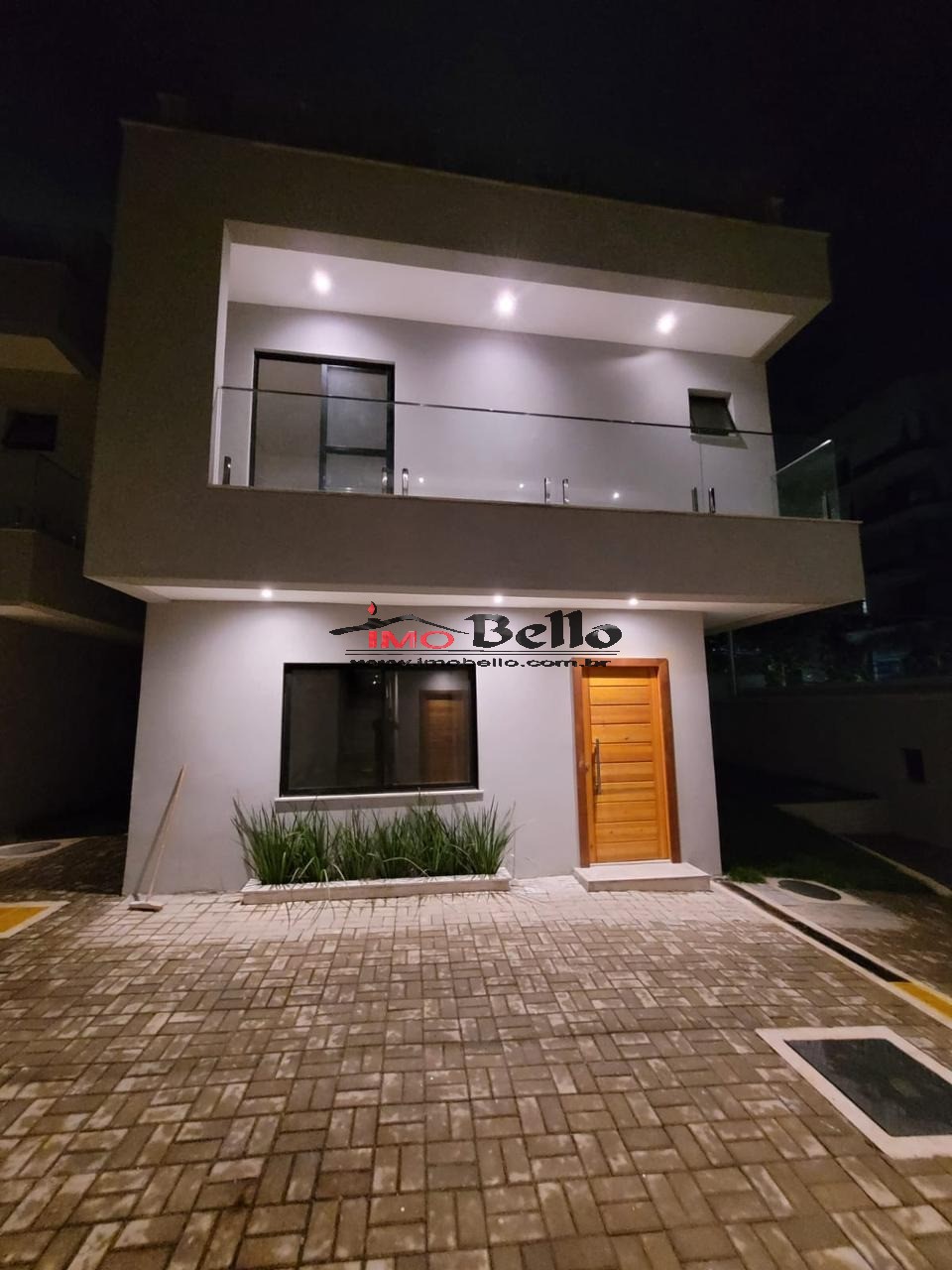 Imóvel de luxo em condomínio na Freguesia Jacarepaguá: 4 quartos, 4 suítes e 2 vagas de garagem no Rio de Janeiro-RJ!