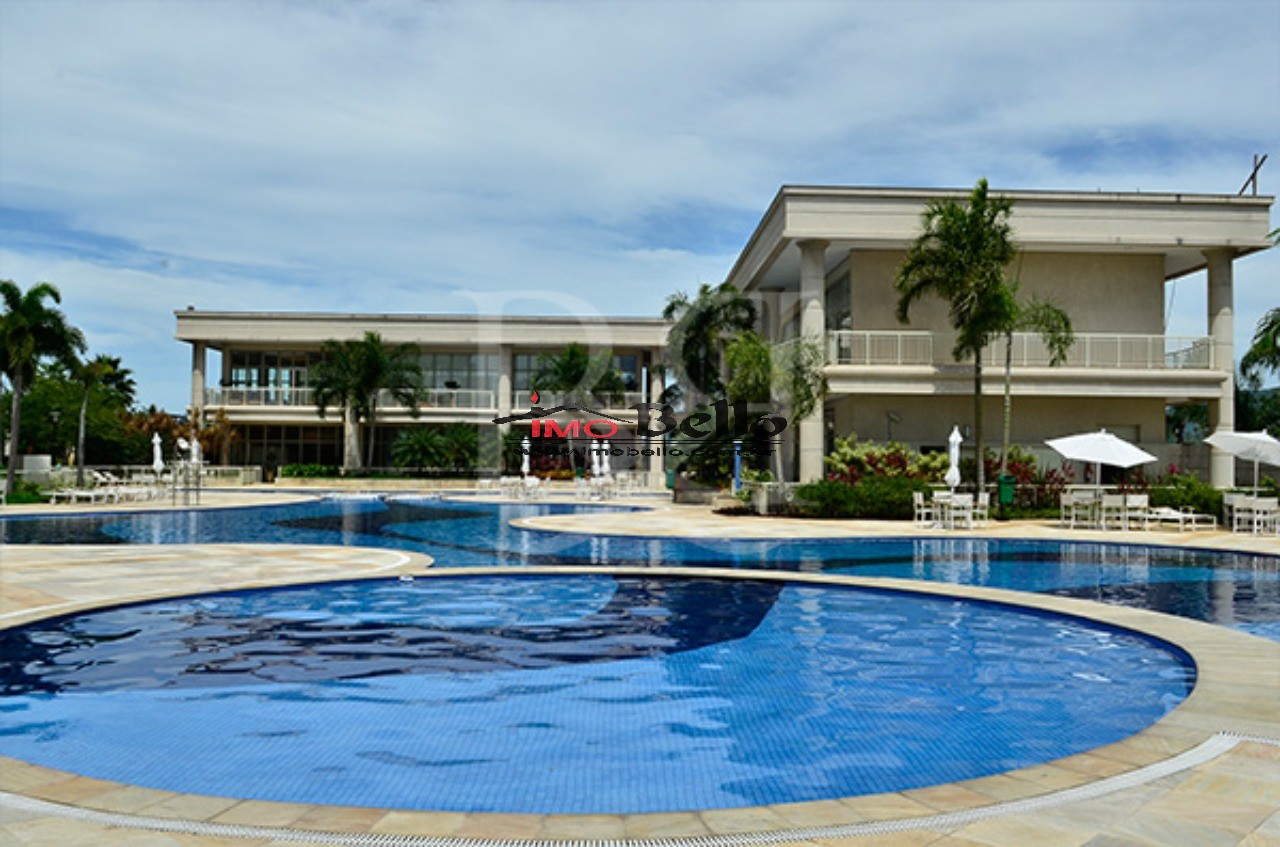 Luxuoso apartamento de 5 quartos na Barra da Tijuca, Rio de Janeiro - RJ: 5 suítes, 2 salas, 7 banheiros, 4 vagas e 435m² de área.