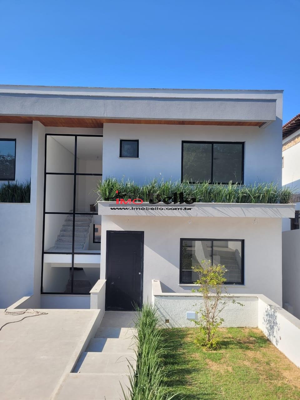 Casa de luxo em condomínio à venda em Jacarepaguá - 5 quartos, 4 suítes, 2 salas, 6 banheiros, 4 vagas de garagem, 600m².