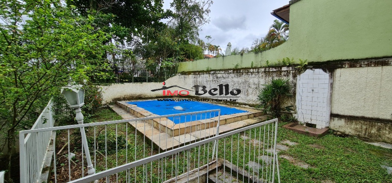 Casa em Condomínio de Luxo na Freguesia Jacarepaguá com 4 Quartos, 1 Suíte e 381m² de Área - Rio de Janeiro-RJ