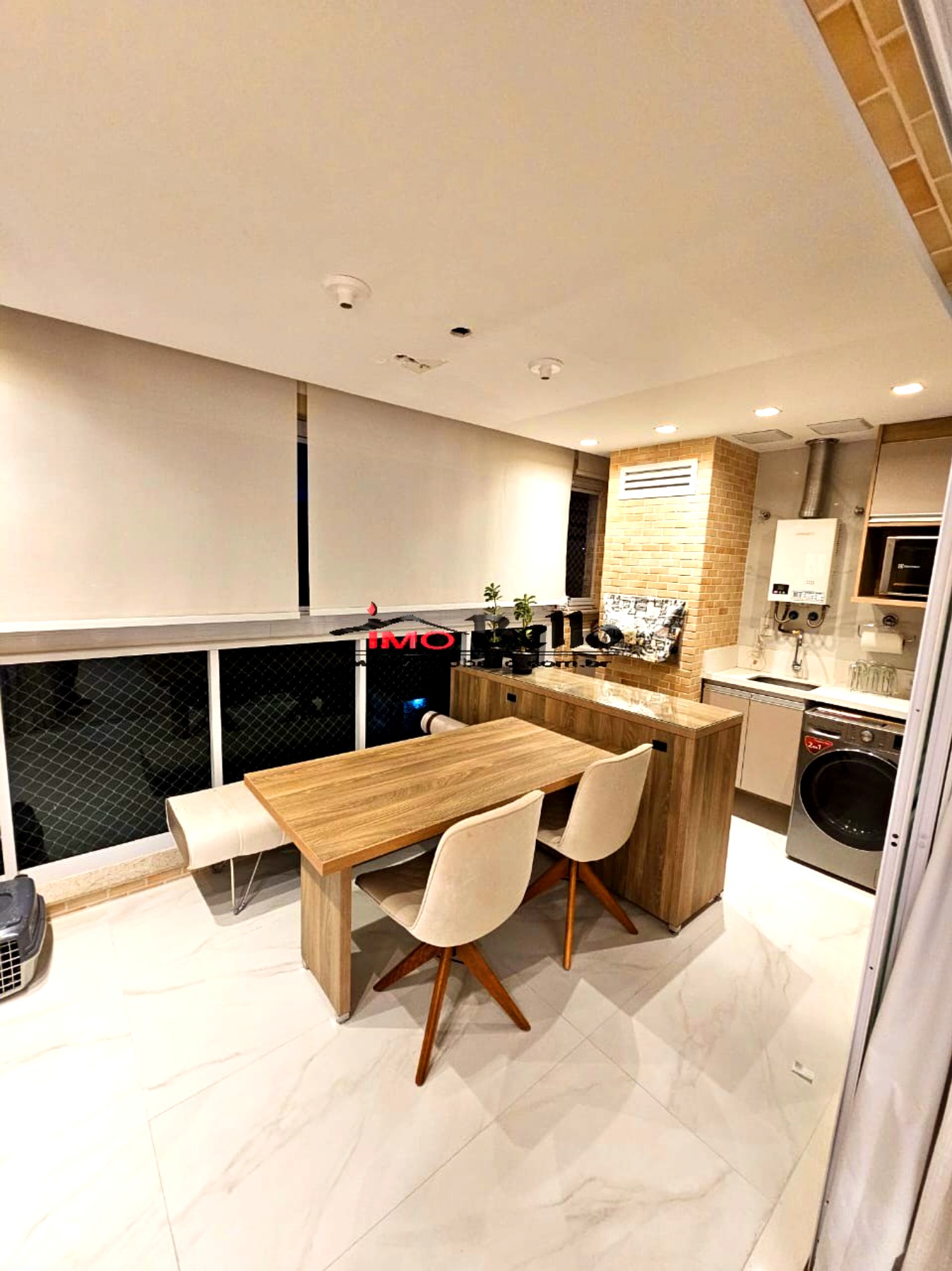 Apartamento à venda na Freguesia Jacarepaguá, Rio de Janeiro-RJ: 3 quartos, 1 suíte, 1 sala, 2 banheiros, 2 vagas de garagem.