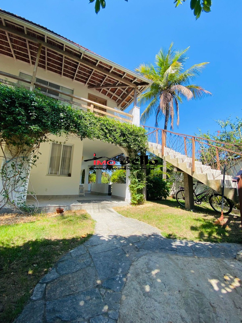 Imperdível! Casa à venda no Rio de Janeiro-RJ, Curicica. 4 quartos, 3 suítes, 1 sala, 5 banheiros, 4 vagas, 318 m².