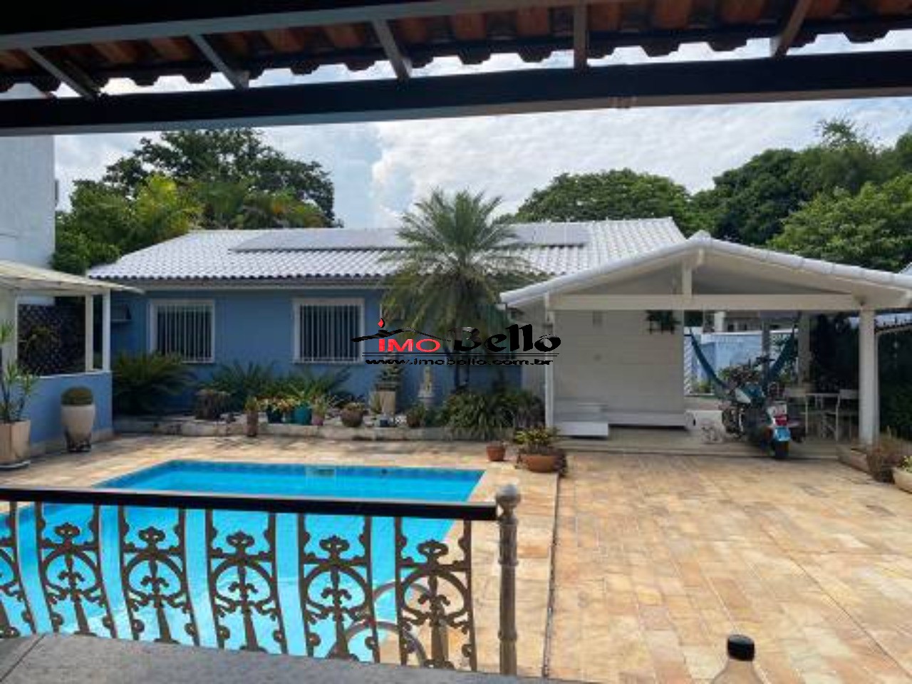 Casa de Luxo em Condomínio no Anil - 3 Quartos, 1 Suíte, 2 Salas, 3 Banheiros, 4 Vagas - Rio de Janeiro-RJ