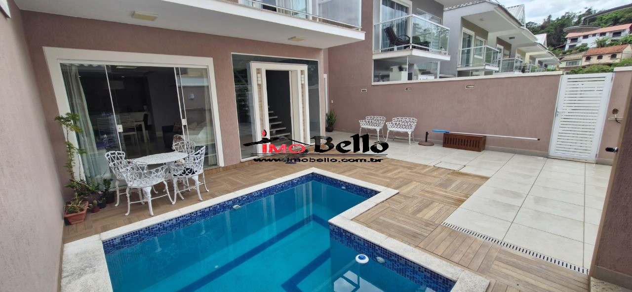 Casa de Luxo em Condomínio na Freguesia Jacarepaguá, Rio de Janeiro-RJ: 6 Quartos, 5 Suítes, 2 Salas, 7 Banheiros, 2 Vagas de Garagem, 173 m².