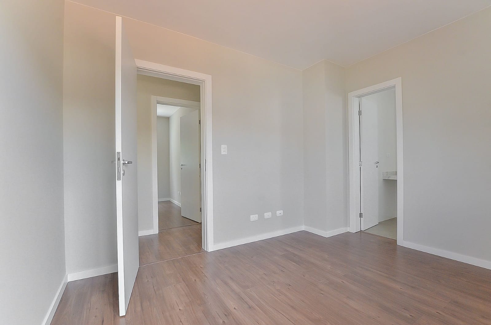 Sobrado com 130,52m² com 03 dormitórios á venda no condomíni