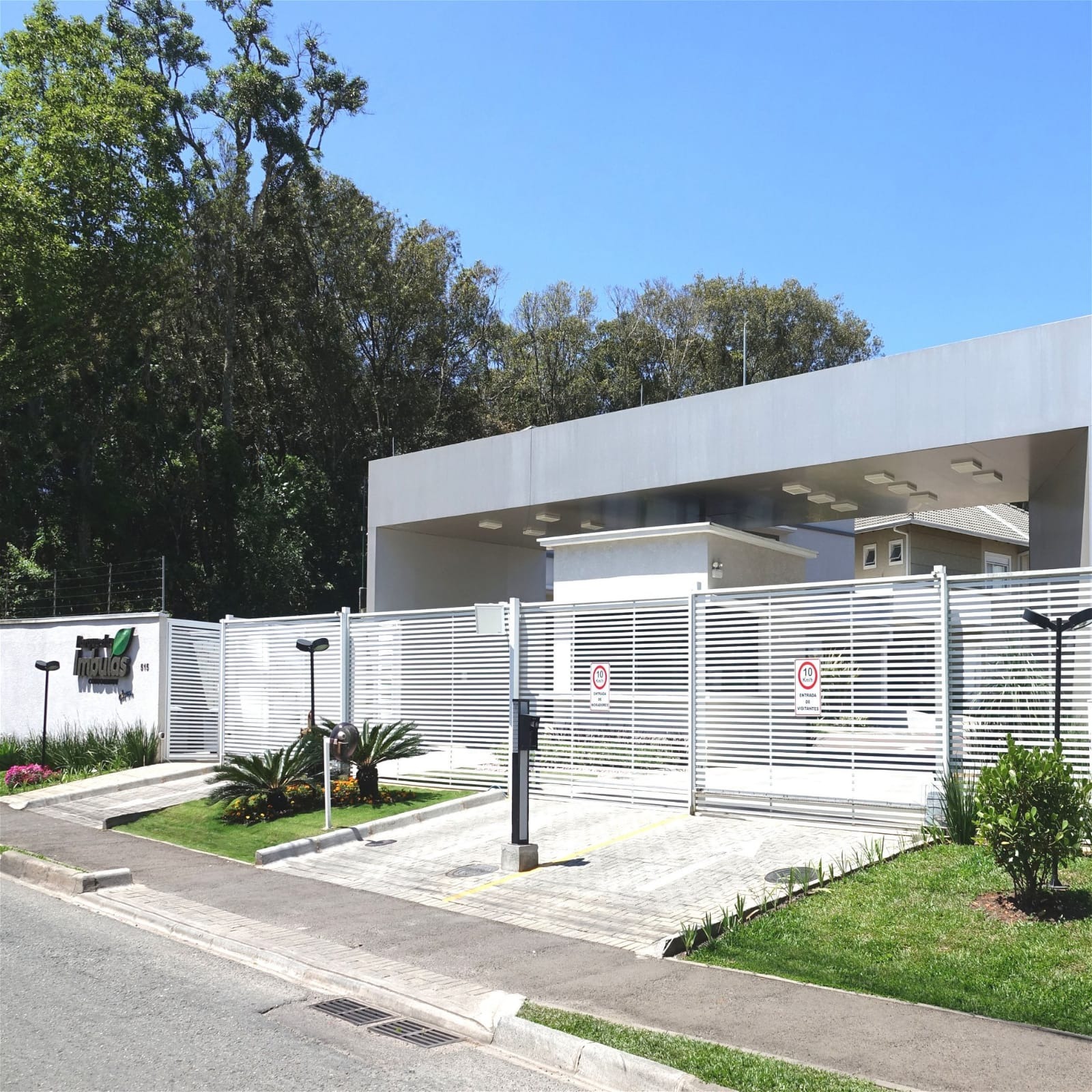 Sobrado com 130,52m² com 03 dormitórios á venda no condomíni