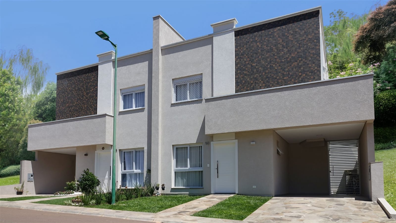 Sobrado com 130,52m² com 03 dormitórios á venda no condomíni