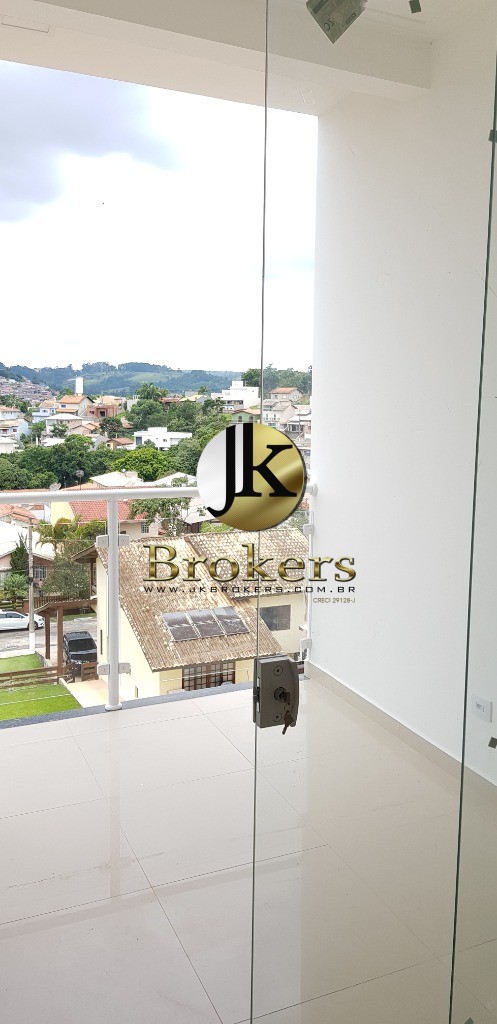 Casa em VILA SANTA ROSÁLIA, SÃO ROQUE - Sobrado Novo à Venda c/ Acabamento Impecável em São Roque - SP
