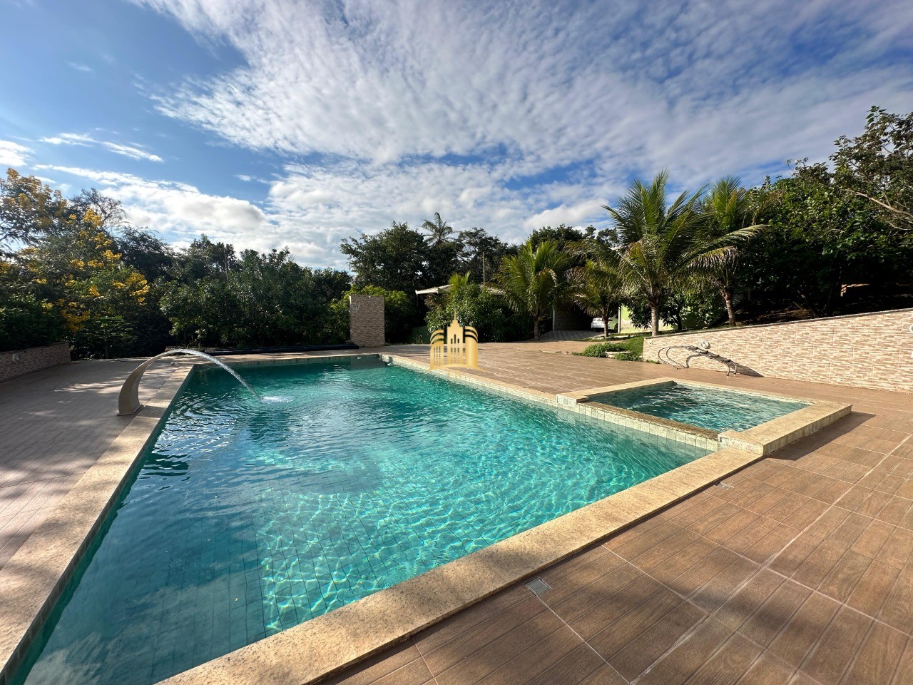 Sítio, 8 quartos, 2500 m² - Foto 1