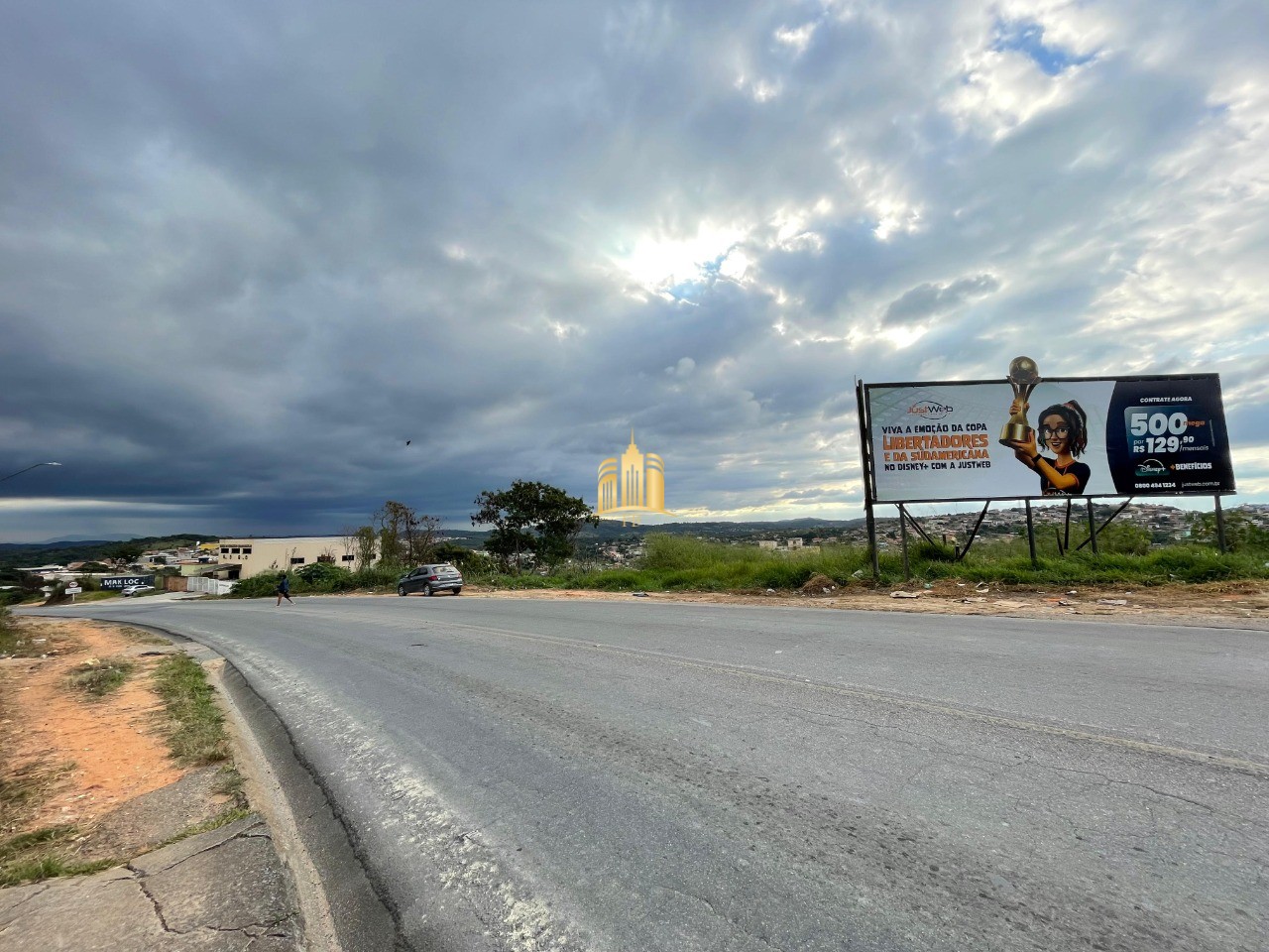 Loteamento e Condomínio, 1300 m² - Foto 1