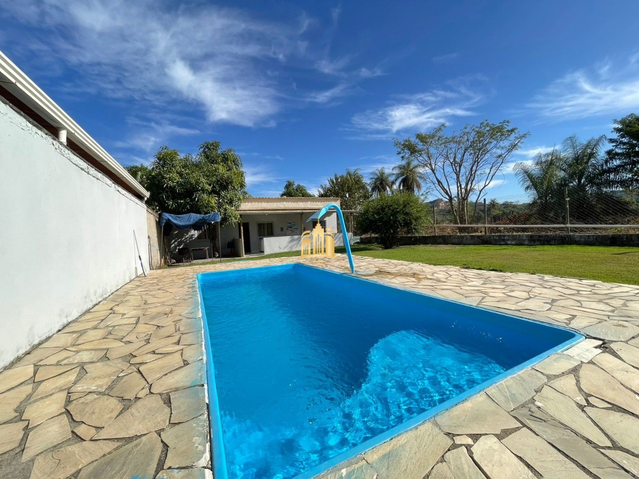 Sítio, 2 quartos, 360 m² - Foto 1