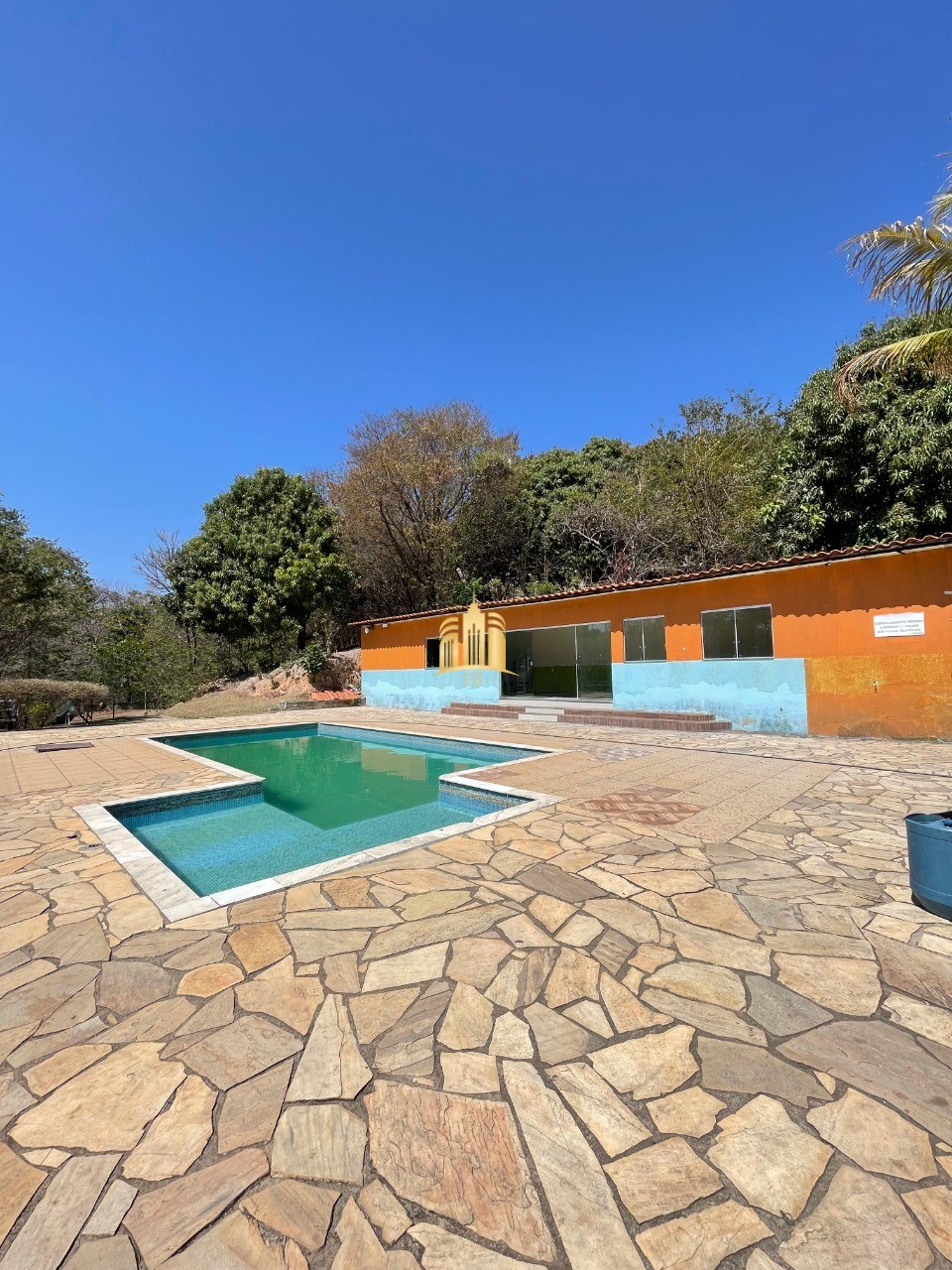 Sítio, 4 quartos, 1440 m² - Foto 1